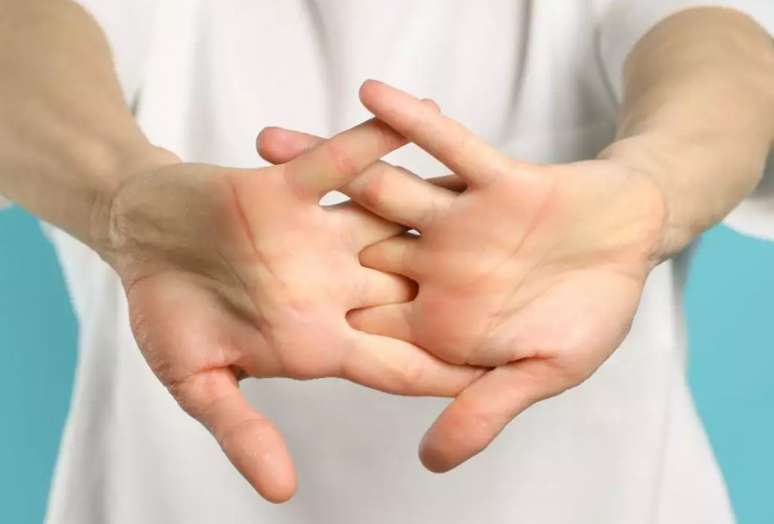 Formigamento nas m&atilde;os_Instituto Cefisa