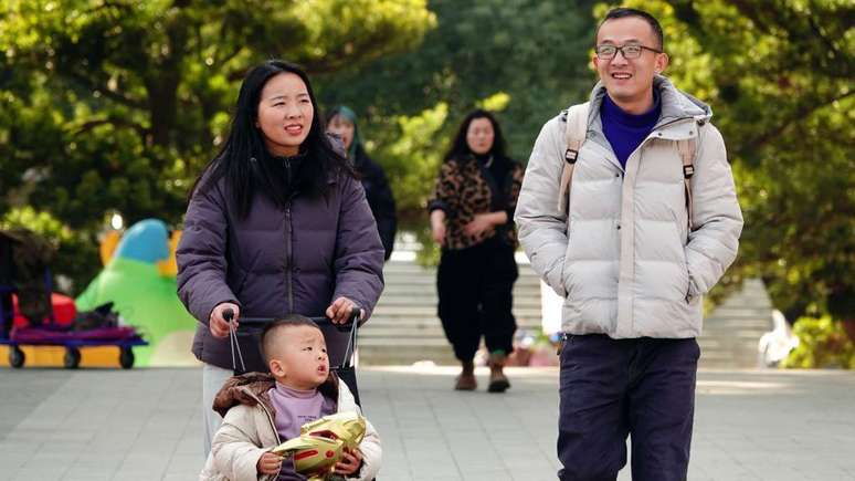 Muitos jovens chineses cresceram sozinhos, devido &agrave; pol&iacute;tica do filho &uacute;nico adotada pelo pa&iacute;s (1979-2015)
