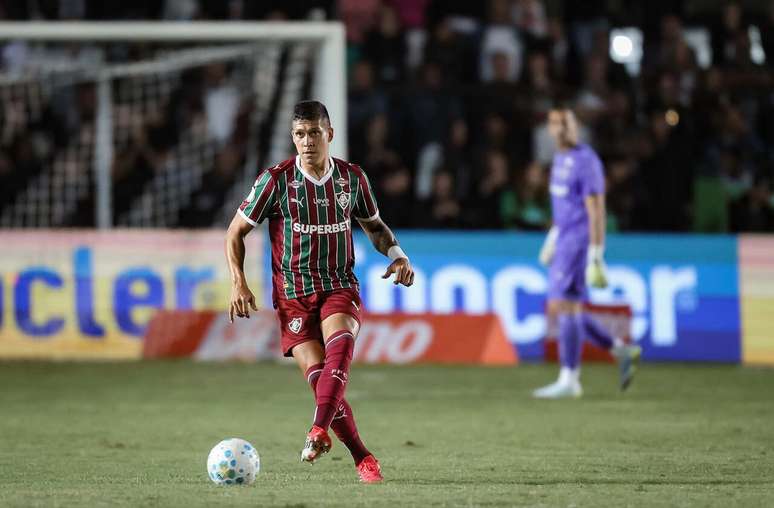 Mill&aacute;n disputa vaga com Freytes no Fluminense &ndash;