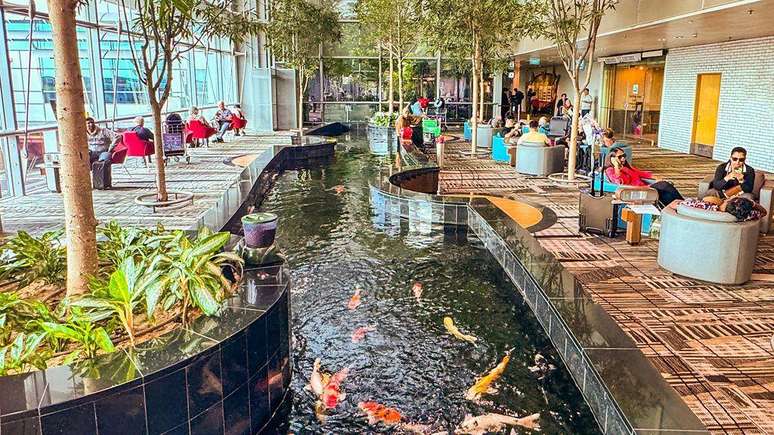 Os terminais do aeroporto Changi, em Singapura, foram projetados com a redu&ccedil;&atilde;o do estresse em mente