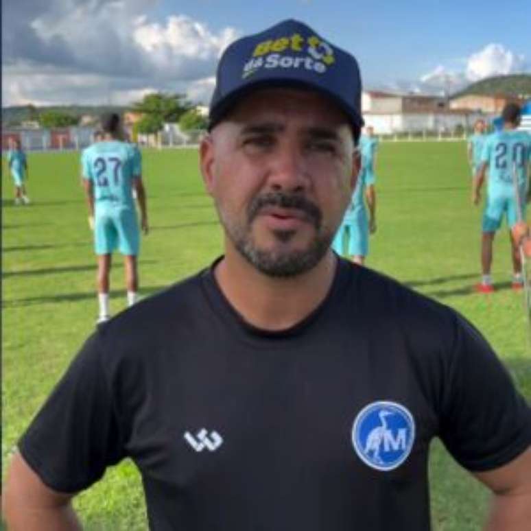 సెంట్రల్‌తో ఓడిపోవడంతో స్యూడ్ లిమా మగురీ నుండి నిష్క్రమించాడు.