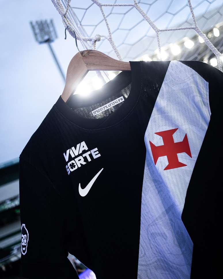 Marca pode estampar a camisa cruzmaltina em breve 