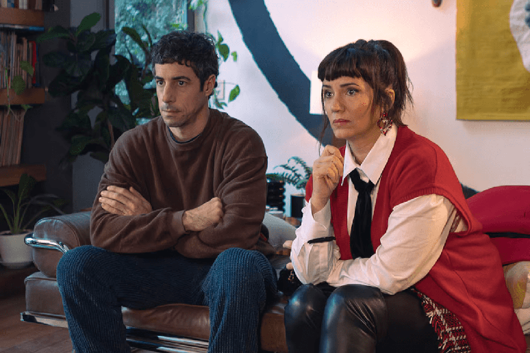 Em &ldquo;Invejosa&rdquo;, Vicky enfrenta mudan&ccedil;as que colocam em xeque suas escolhas e a forma como enxerga a pr&oacute;pria vida 