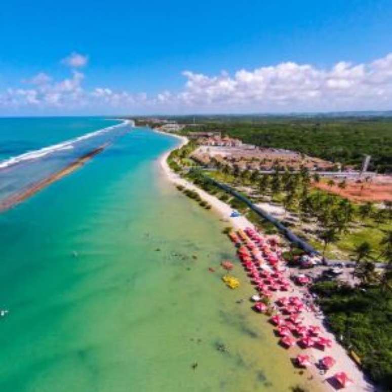 மாநிலத்தின் தெற்கு கடற்கரையில் கடற்கரை ஒரு உண்மையான சொர்க்கமாகும்.