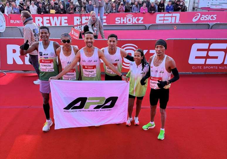 Atletas da APA Petrolina representando o Brasil em Hamburgo (Foto: APA Petrolina)