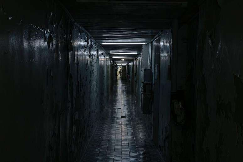 Corredor dentro da central nuclear de Chernobyl