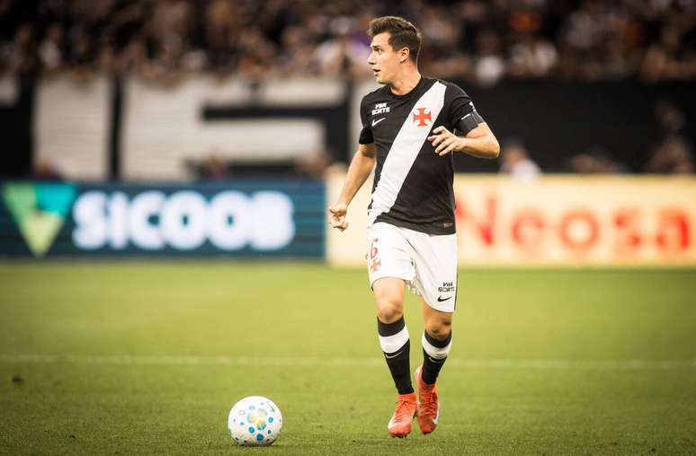 Lucas Piton tenta ganhar sequ&ecirc;ncia no Vasco &ndash;
