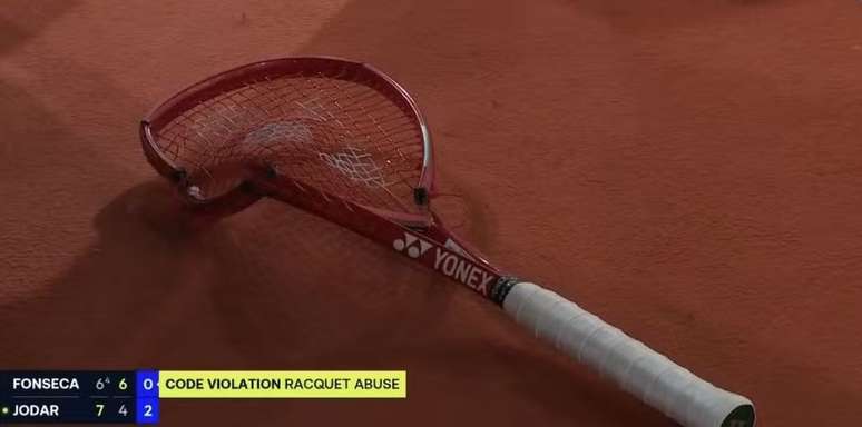 Raquete que Jo&atilde;o Fonseca quebrou em Madrid custa at&eacute; R$ 3 mil