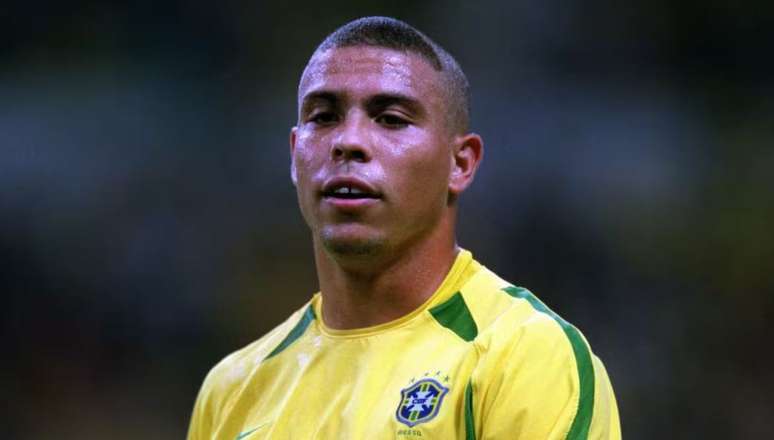 Ronaldo n&atilde;o s&oacute; jogou a Copa de 2002, como foi artilheiro e pentacampe&atilde;o