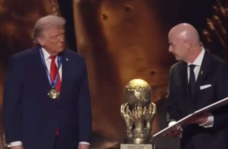 Reprodu&ccedil;&atilde;o de V&iacute;deo - Legenda: Presidente americano Donald Trump foi agraciado com o Pr&ecirc;mio da Paz pela Fifa