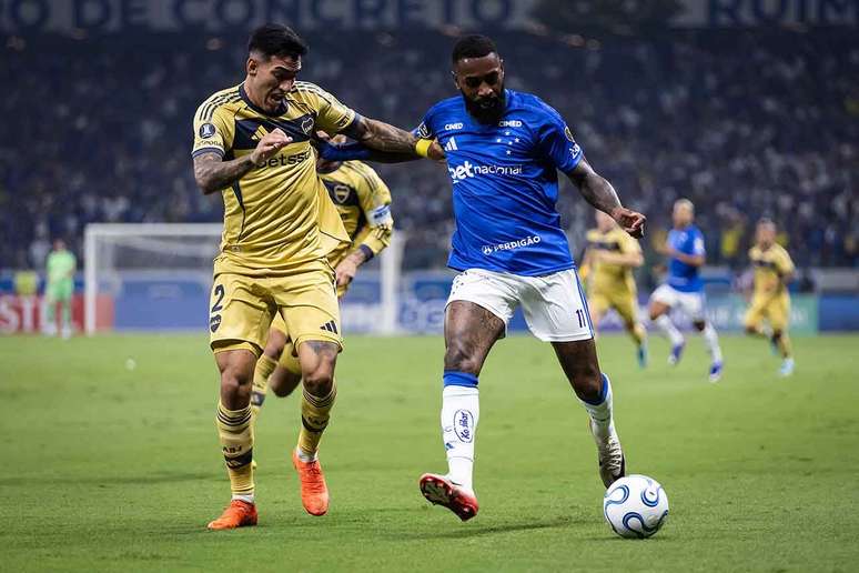 Cruzeiro e Boca Juniors travaram duelo nervoso no Mineir&atilde;o &ndash;