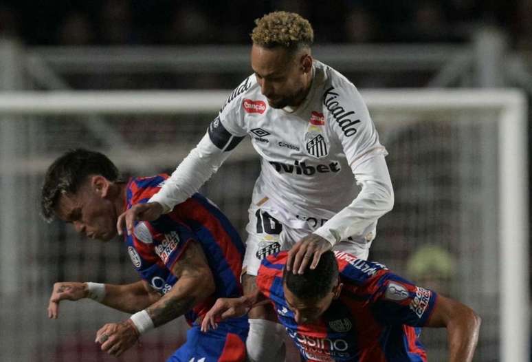 Neymar durante San Lorenzo x Santos &ndash; Copa Sul-Americana &ndash;
