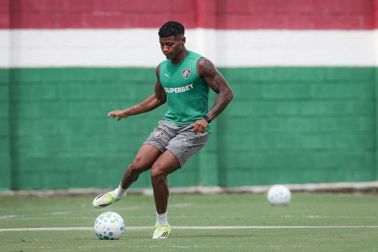 H&eacute;rcules vai seguir no time titular do Fluminense, nesta quinta &ndash;