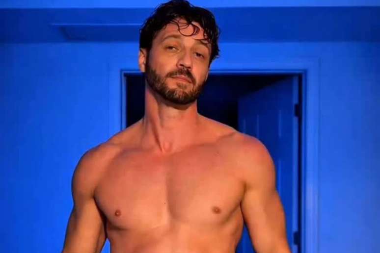 Diogo Venturieri em foto para plataforma adulta