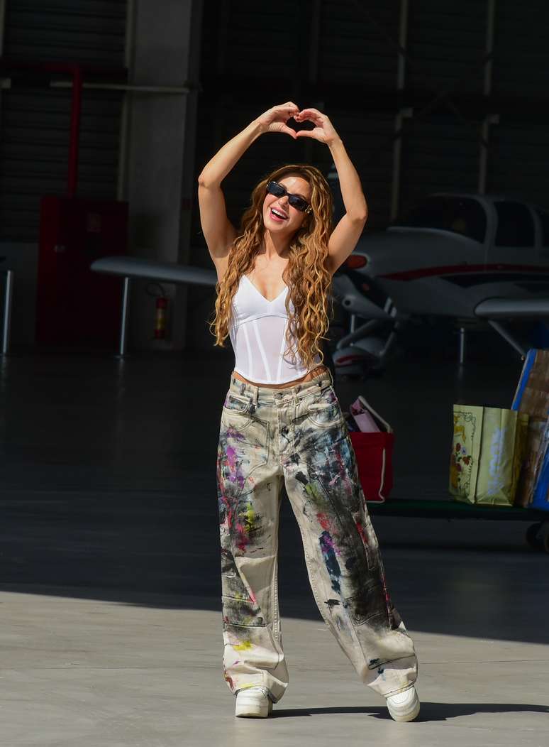 Shakira desembarcou na manh&atilde; desta quarta-feira, 29, no Aeroporto Internacional Tom Jobim (Gale&atilde;o).