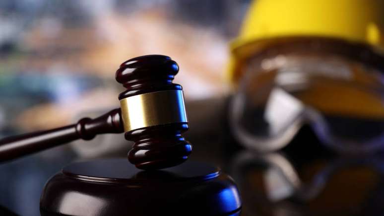 Entre outros pontos, a reforma regulamentou o trabalho intermitente, ampliou possibilidades de terceiriza&ccedil;&atilde;o, mudou regras de jornada, intervalos e f&eacute;rias, e alterou a forma de acesso &agrave; Justi&ccedil;a do Trabalho &ndash; depositphotos.com / zolnierek