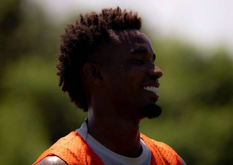 Thiago Mendes pode enfrentar o Flamengo, pelo Brasileir&atilde;o &ndash;