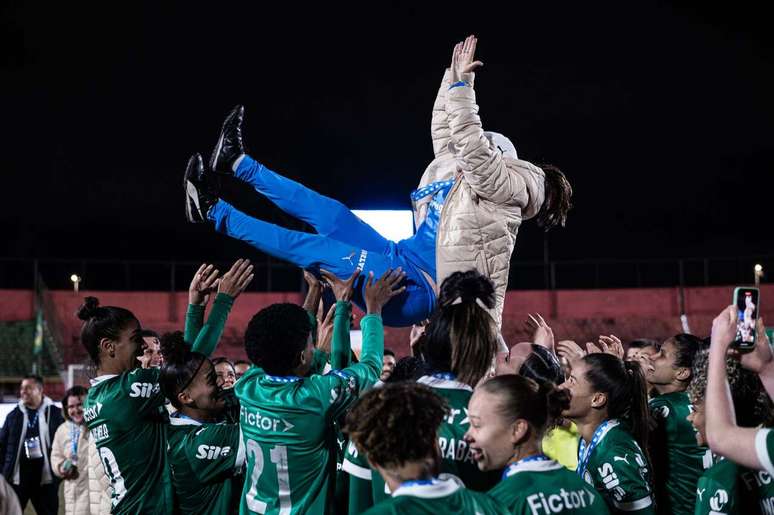 Jogadoras comemoram o t&iacute;tulo do Palmeiras na edi&ccedil;&atilde;o de 2025 &ndash;