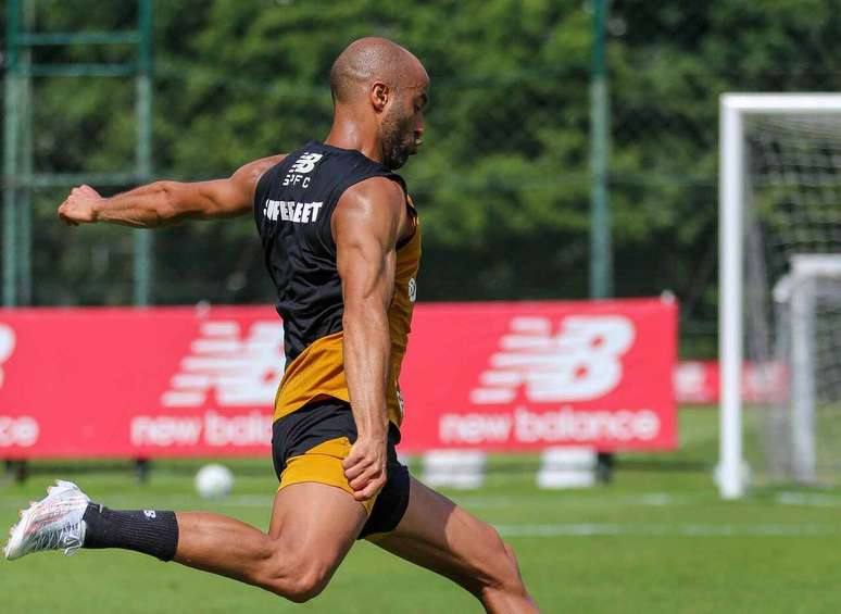 S&atilde;o Paulo adia conversas por renova&ccedil;&atilde;o de contrato com Lucas &ndash;