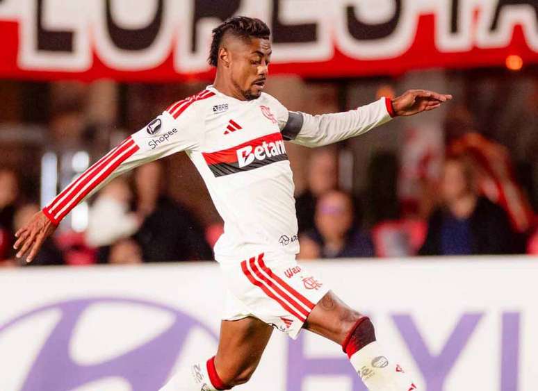 Bruno Henrique pode virar novo desfalque no Flamengo &ndash;