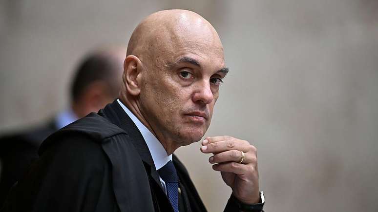 O ministro Alexandre de Moraes, sua esposa e filha entraram com a&ccedil;&atilde;o por danos morais contra Alessandro Vieira