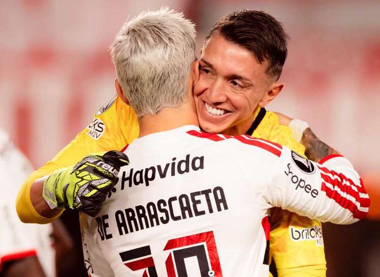 Arrascaeta passa por cirurgia bem-sucedida ap&oacute;s fratura na clav&iacute;cula &ndash;