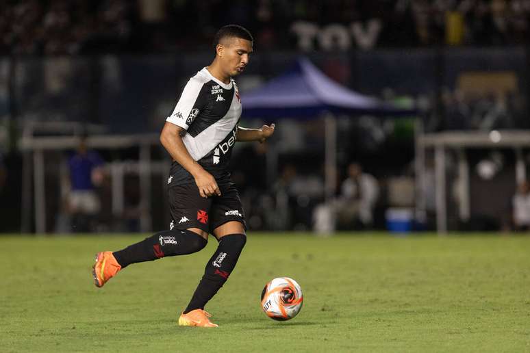 Mateus Carvalho segue em recupera&ccedil;&atilde;o &ndash; Fotos: Dikran Sahagian/Vasco