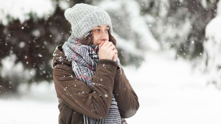 Frio nas m&atilde;os &ndash; depositphotos.com / split271992.gmail.com