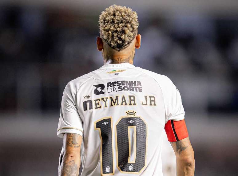 Camisa 10 mant&eacute;m sonho de ida &agrave; Copa do Mundo &ndash;