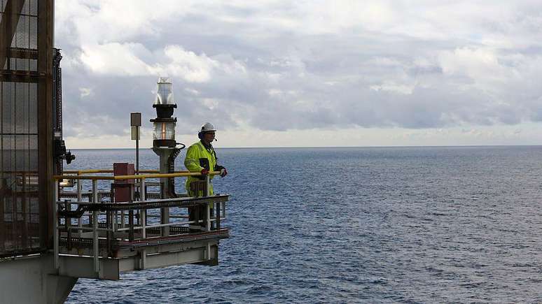 O governo noruegu&ecirc;s quer continuar desenvolvendo a ind&uacute;stria petrol&iacute;fera e aprovou novas licen&ccedil;as de explora&ccedil;&atilde;o