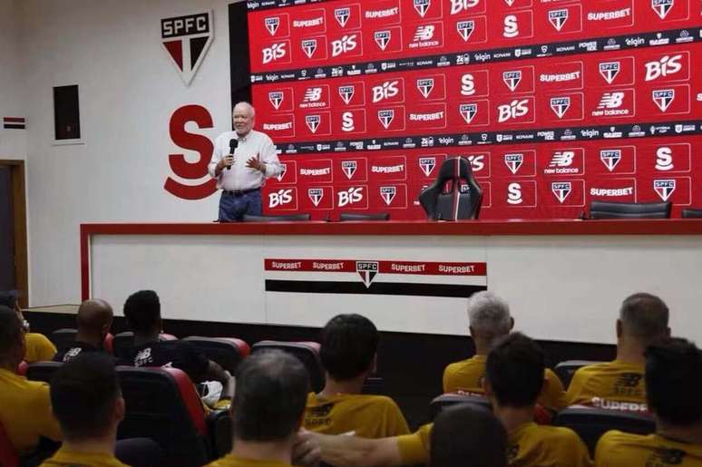 S&atilde;o Paulo vendeu mais do que contratou na &uacute;ltima janela &ndash;