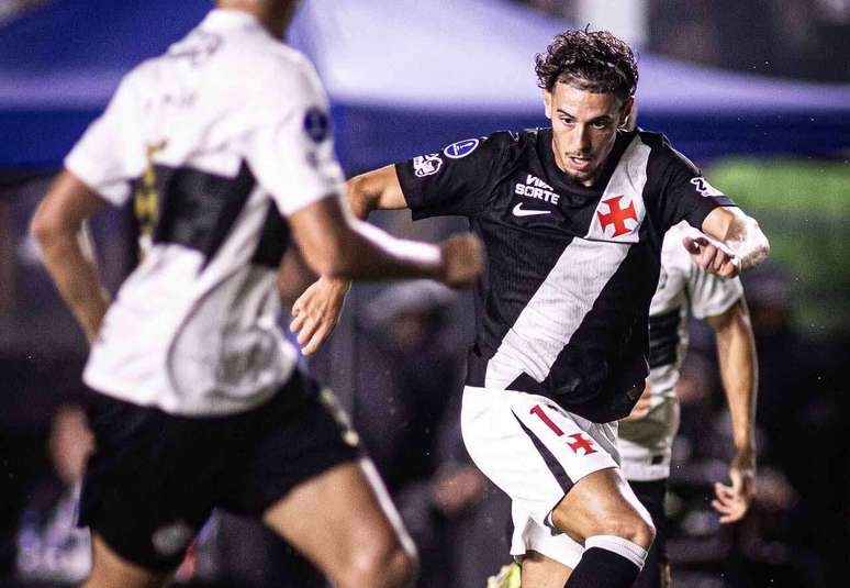 Nuno Moreira marca apenas segundo gol pelo Vasco na temporada &ndash;