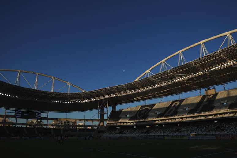 Est&aacute;dio Nilton Santos antes de partida 