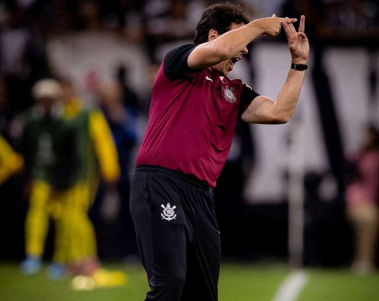 Corinthians cresceu sob o comando de Fernando Diniz &ndash;