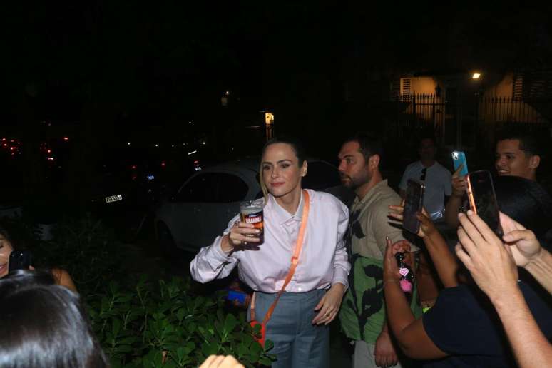 Ana Paula Renault toma chope no Leblon ap&oacute;s vencer o BBB