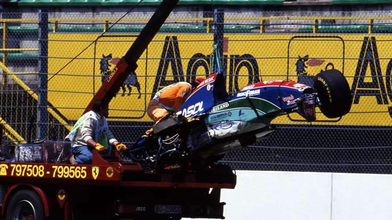O Jordan 194 danificado de Rubens Barrichello. 