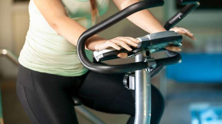 Esses micro-treinos ativam o sistema cardiovascular e muscular de forma intensa, ainda que breve &ndash; depositphotos.com / Kryzhov