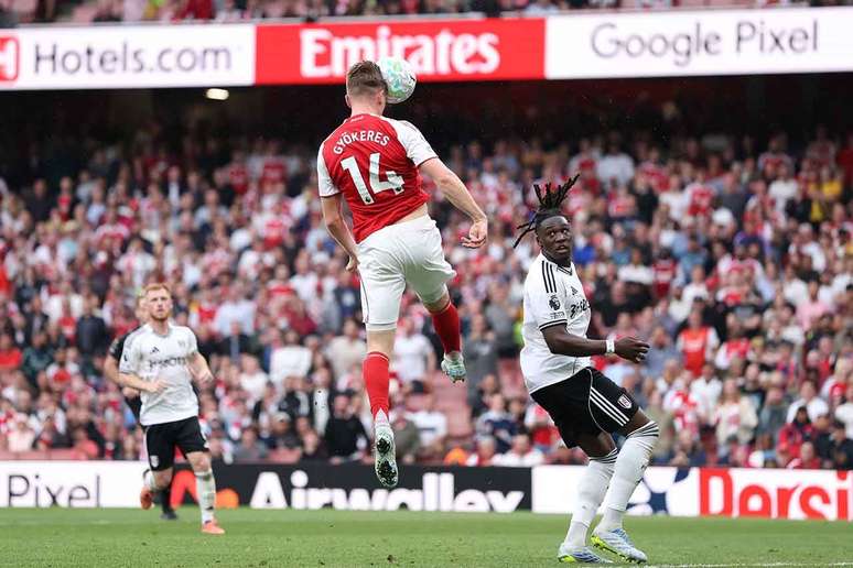Momento do segundo gol marcado por Viktor Gyoekeres na vit&oacute;ria do Arsenal sobre o Fulham &ndash;