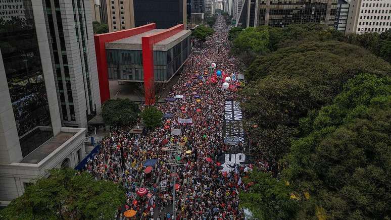 A verifica&ccedil;&atilde;o dos n&uacute;meros em grandes eventos &eacute; essencial em contextos pol&iacute;ticos, diz jornalista da BBC Verify