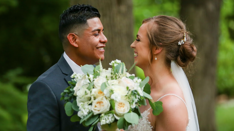 O casal P&eacute;rez no dia do casamento, no Estado americano do Missouri