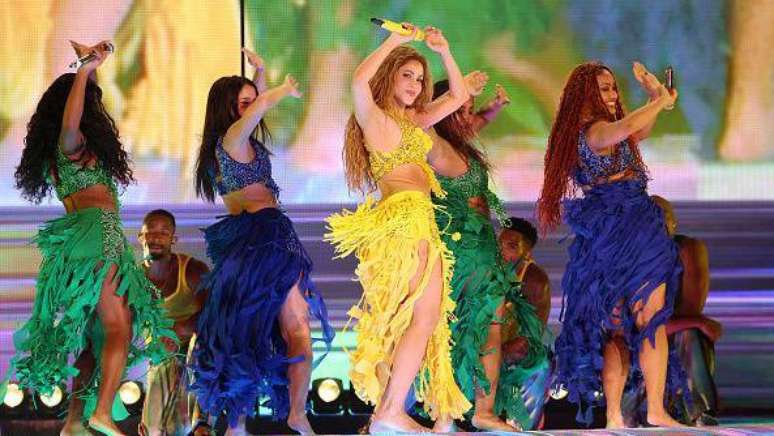 Para a imprensa internacional, show corrou Shakira como 'rainha do pop latino'