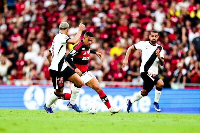 Flamengo ficou no empate em 2 a 2 com o Vasco, pelo Brasileir&atilde;o &ndash;