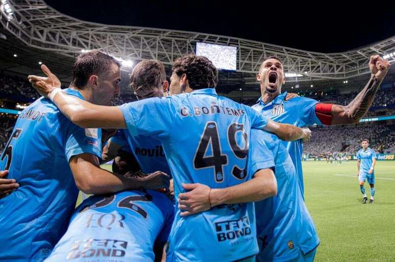 Santistas vibram com o gol de Rollheiser.&nbsp;