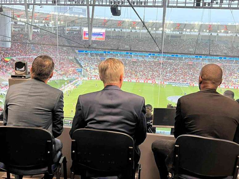 Ancelotti estava muito atento a todos os detalhes do&nbsp; Cl&aacute;ssico dos Milh&otilde;es &ndash;