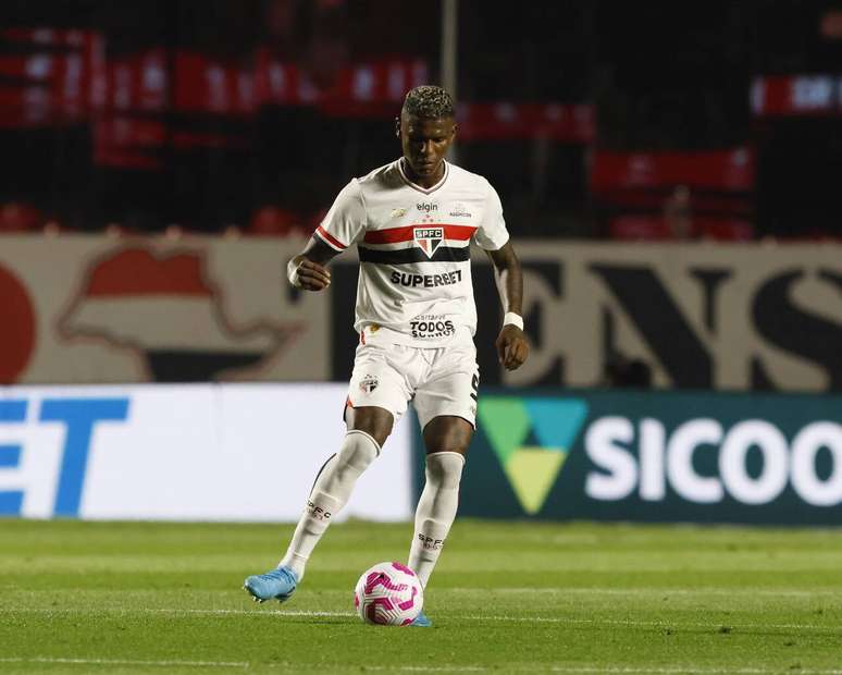 Arboleda causou mal estar no s&atilde;o Paulo ap&oacute;s sumi&ccedil;o &ndash;