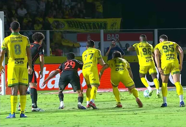 Edson Carioca marcou de p&ecirc;nalti para o Mirassol&nbsp; &ndash;