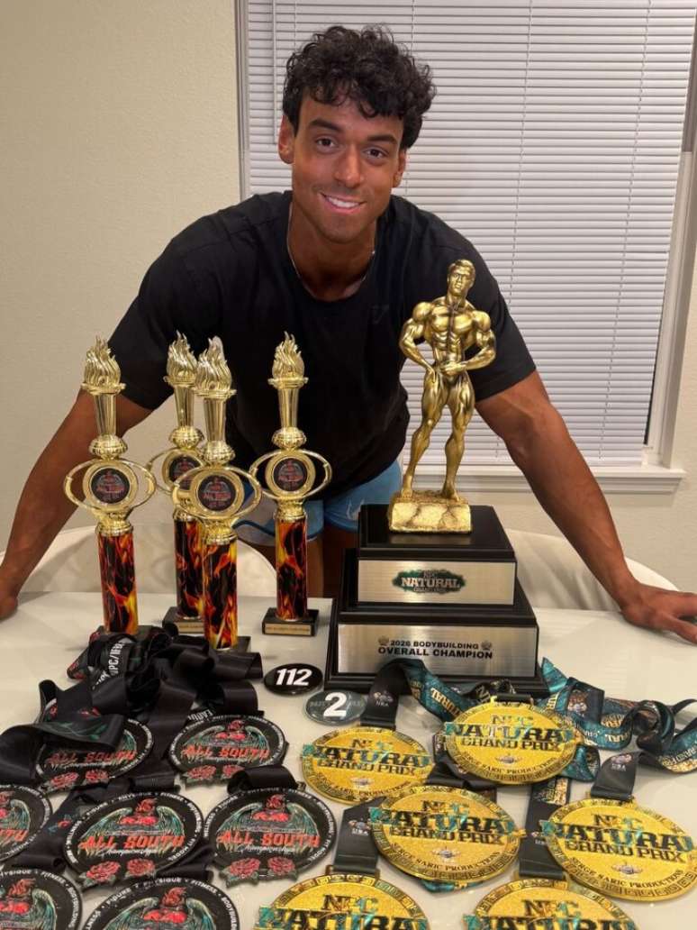 Aos 22 anos, jovem estuda nutri&ccedil;&atilde;o nos Estados Unidos e quer se tornar fisiculturista profissional