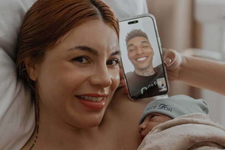 Igor Jesus celebrou o nascimento de seu primeiro filho, Henri Jesus &ndash;