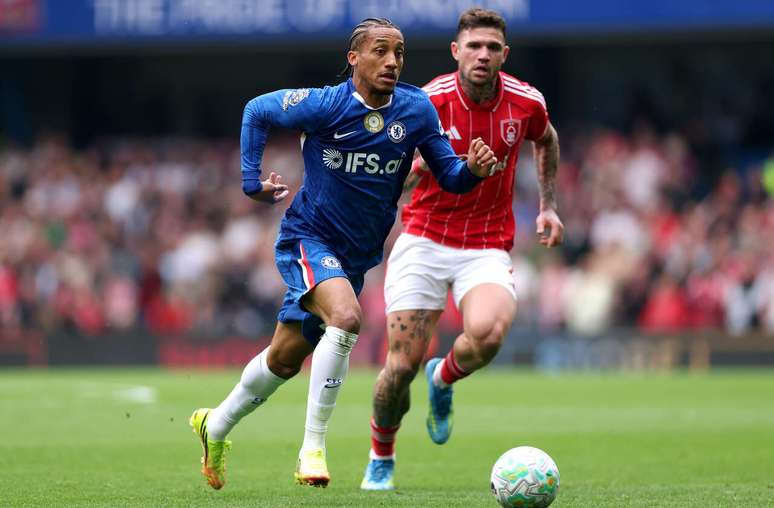 Jo&atilde;o Pedro fez um gol de bicicleta, mas n&atilde;o conseguiu evitar a derrota do Chelsea em casa &ndash;