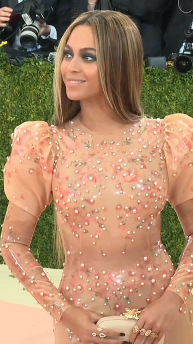 புகைப்படம்: இனப்பெருக்கம் - Instagram/@voguemagazine